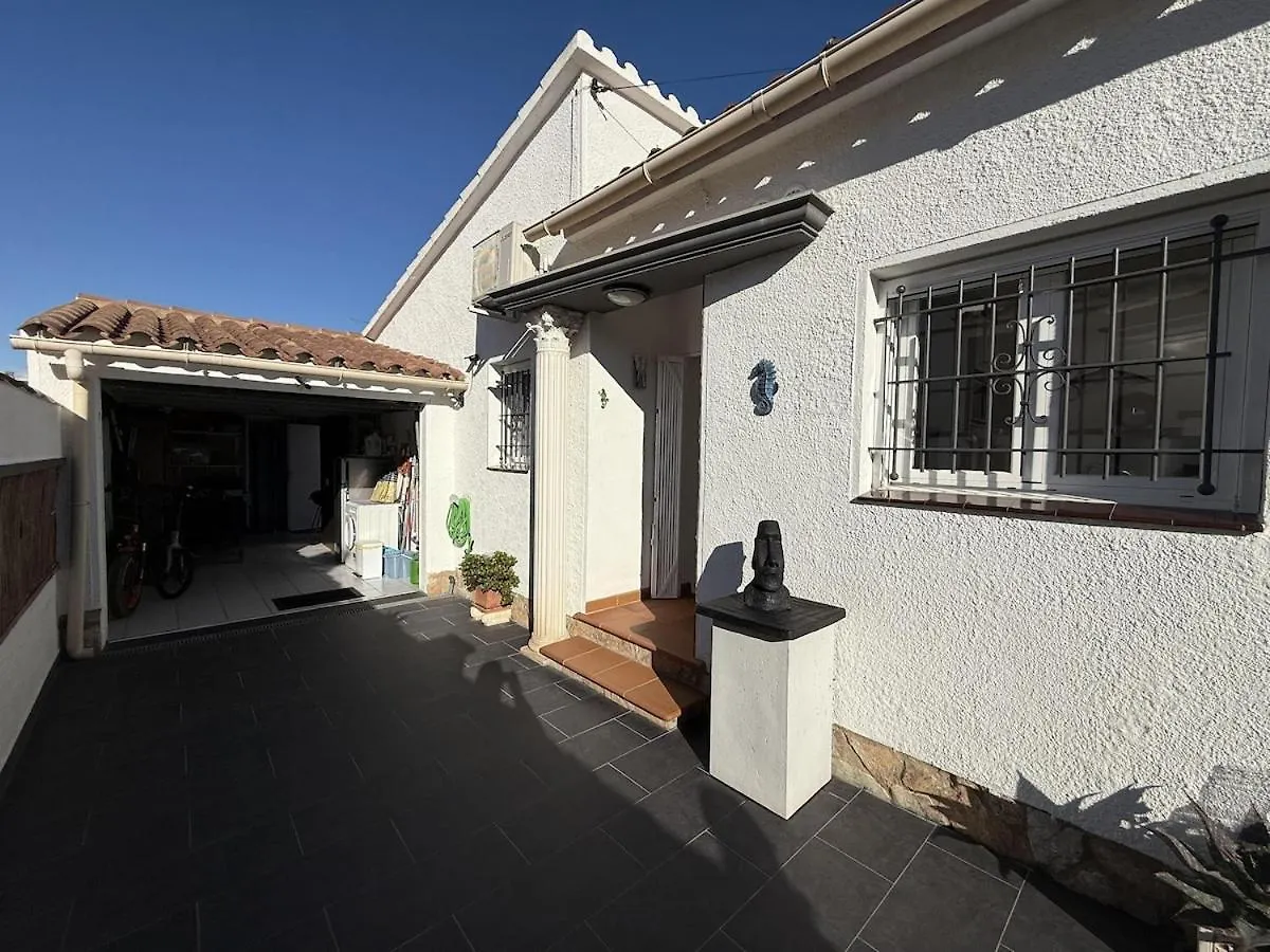 Awaydays - Casa Con Piscina Villa Empuriabrava Spain
